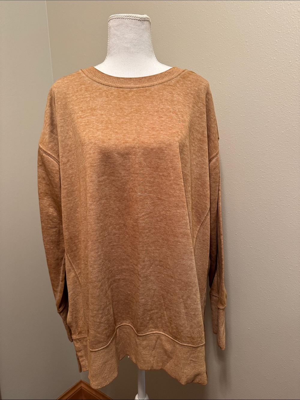 New Women’s Maurices Tan Crewneck Tunic Sweatshirt - XL